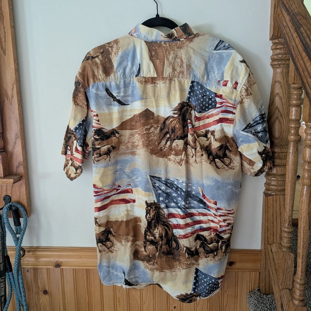 Bit & Bridle Horse Flag Western America Short Sleeve Button Down Size Large - Picture 5 of 7